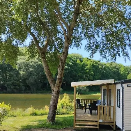 Camping 3 Etoiles - Piscine - Ccaadgd Kamp alanı Salles-Curan